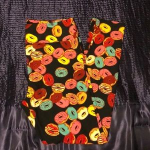 LuLaRoe Black Donut Leggings size TC